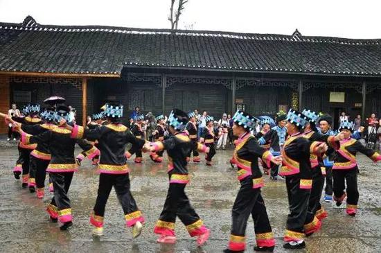 土家族摆手舞