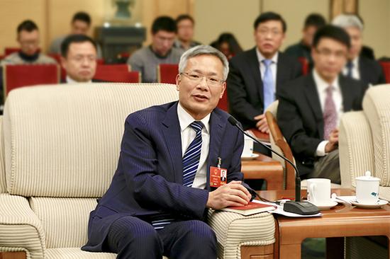 全国人大代表、上海市崇明区委书记唐海龙。 澎湃新闻记者 赵昀 图