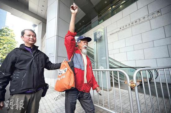去年12月底被捕的古思尧 图源:香港《明报》 曾宪宗/摄