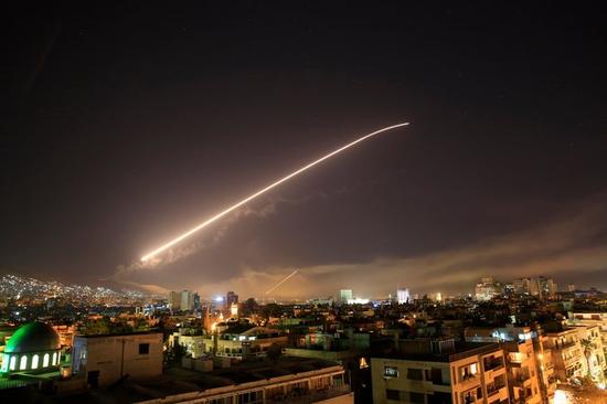 导弹飞过叙利亚首都大马士革上空