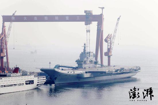 今天最新拍摄的001A航母 图源:澎湃新闻