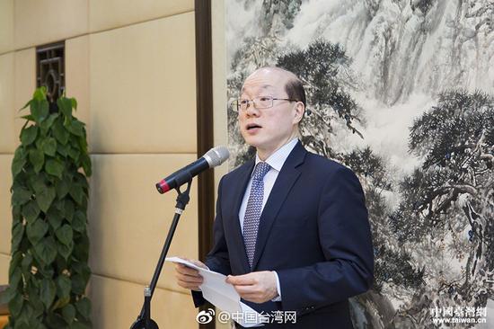 4月25日,中共中央台办、国务院台办主任刘结一在京会见了由中国国民党主席特别顾问兼大陆事务部主任周继祥率领的中国国民党台商党代表联谊会参访团一行。 @中国台湾网 图
