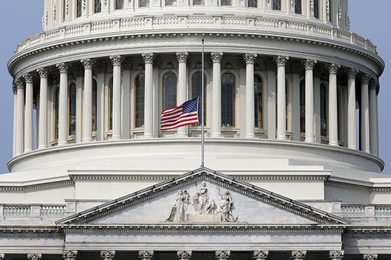 媒体:中道政治在美国已成往事 麦凯恩死得其时