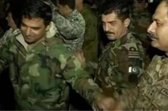 视频：印巴军方罕见画面曝光士兵斗舞 温情满满
