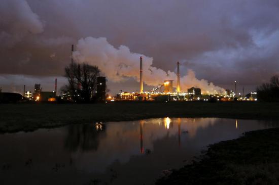 ▲杜伊斯堡的钢铁厂（路透社）
