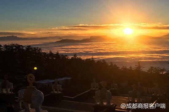 近期多起跳崖事件 峨眉山佛教协会奉劝珍惜生