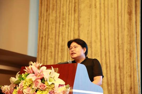 湘潭大学法学院院长肖冬梅主持