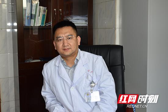 专注儿童白血病研究的中南大学湘雅医院的杨明华团队,关于损伤相关模式分子(DAMPs)在白血病细胞自噬与脓毒症中的作用及机制的研究,获得2018年湖南省自然科学奖二等奖。图为中南大学湘雅医院儿科副主任杨明华