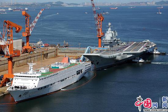2019年8月23日，辽宁大连，首艘国产航母完成第七次海试，返回大连造船厂。今次海试自8月1日起，共持续长达22天。南宫傲青/IC photo