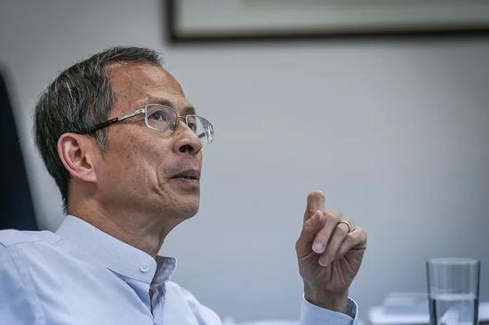 ▲8月30日,香港立法会原主席曾钰成接受新京报记者专访。 新京报特派香港报道组 摄