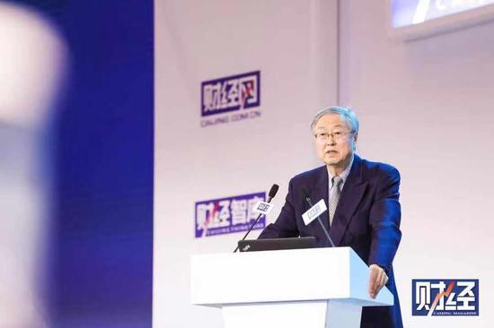 亚游集团游戏账号【官网】·72岁郑少秋罕见露面仍帅似壮年小伙,女儿近照却被指似母亲翻版!
