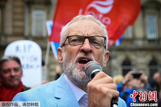 资料图片:英国工党党魁科尔宾。