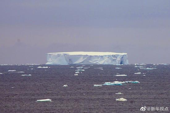 “雪龙2”号首次在南大洋浮冰区航行(图)