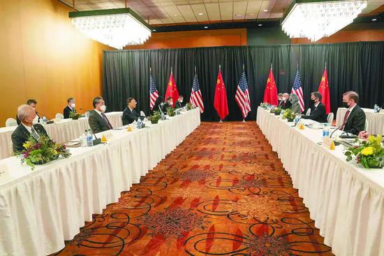 北京时候19日,中共中心政治局委员、中心外事事情委员会办公室主任杨洁篪在中美高层计谋对话开场白中说明中方有关态度。