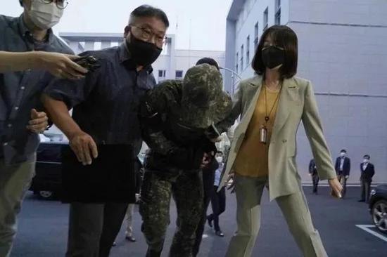 韩女兵领证当天因性侵案自杀,离世前录像曝光