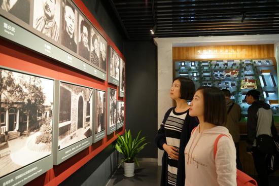 组织学员利用假期集体外出学习革命历史 徐连宗 摄影