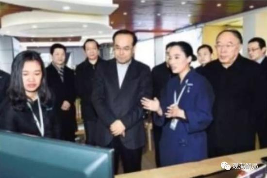 孙政才视察亿赞普时与黄苏支“同框”