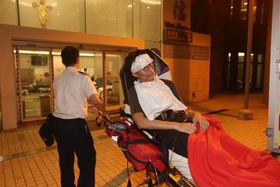 �������в������������������뾯Ա���ۣ������Լ����򼤹��ֻΪ����֮�ã��ֱ��Ʋ��ʵ����ڵ��ϣ������ɾȻ�����Ժ��顣��Դ����ý