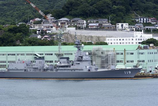 2017年9月28日，日本长崎，三菱重工长崎造船厂在为自卫队制造军舰。|视觉中国