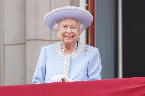 在位70年，英国女王没有戴错过一顶帽子