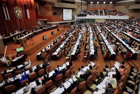 12月21日，古巴哈瓦那举行的国民议会会议（图：路透）