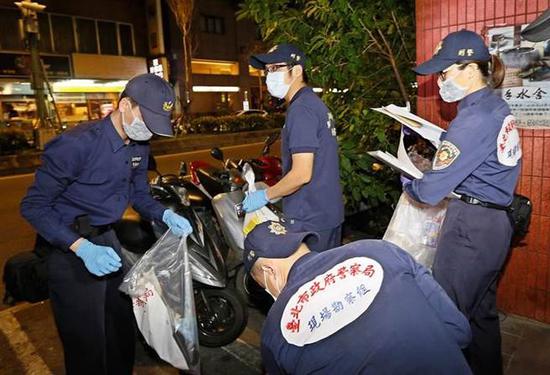 案发后台北警方现场勘验（图：中时电子报）