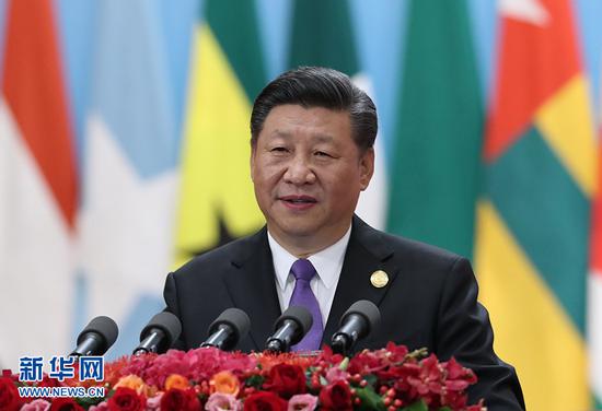 9月3日，中非合作论坛北京峰会在人民大会堂隆重开幕。中国国家主席习近平出席开幕式并发表题为《携手共命运 同心促发展》的主旨讲话。 新华社记者 黄敬文 摄