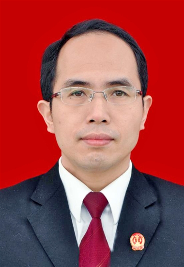 福建省龙岩市新罗区人民法院代院长 洪炳龙