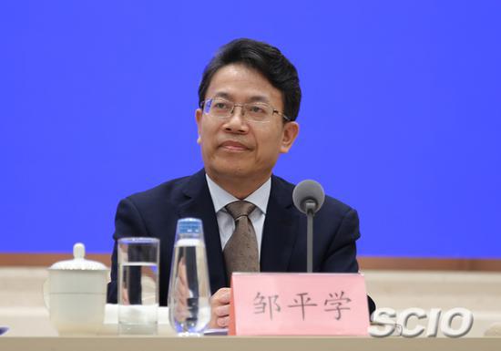 深圳大学港澳基本法研究中心主任、深圳大学法学院教授邹平学(张馨 摄)