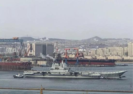 ▲12月27日,中国首艘国产航母起航进行第四次海试。(图源:@热武器时代的爱情故事)
