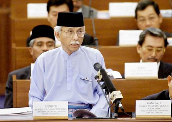 达因曾于1984年至1991年期间担任马来西亚财政部长