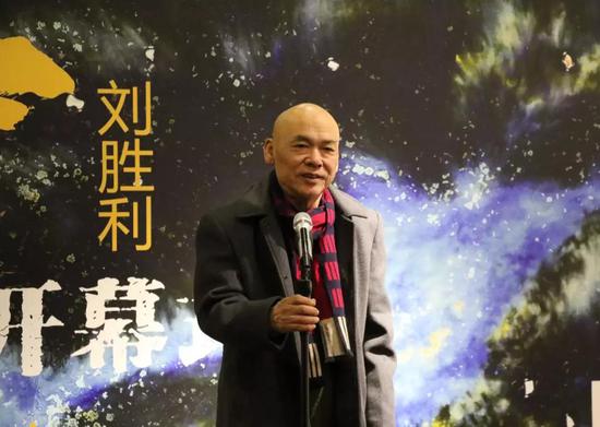 “中国釉”陶瓷艺术作品展作者刘胜利老师发表讲话