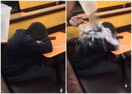 视频：流浪汉快餐店趴桌睡着 店员浇一桶冷水逼其离