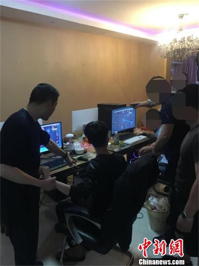 警方抓捕现场。警方供图