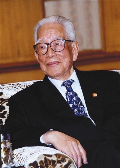 　图为袁宝华（图片来源：中国人民大学新闻网）