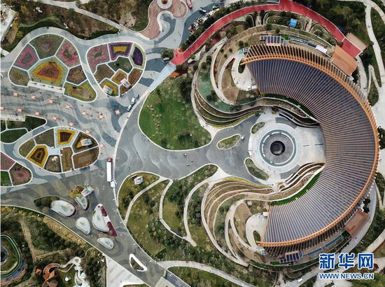 这是4月19日无人机拍摄的北京世园会园区中国馆。新华社记者 鞠焕宗 摄