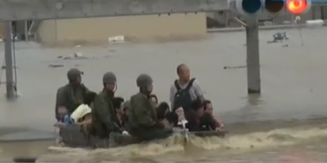 5万多人40多架直升机正在救援