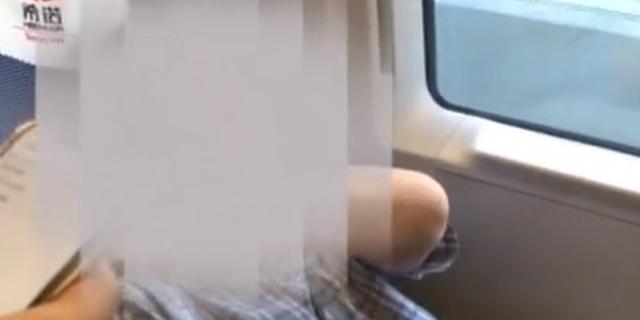 视频：男乘客强占姑娘座位 耍赖装病要轮椅