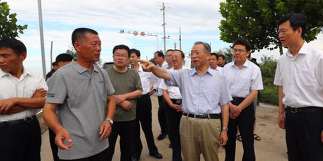 视频：山东省委书记到寿光察看灾情