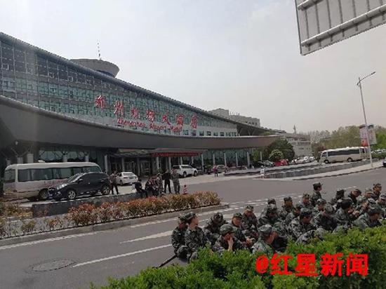 郑州机场大酒店外 图片来源：红星新闻