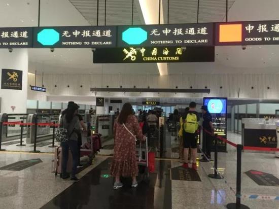 旅客有序通关