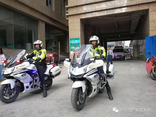 17时39分接到患儿,准备出发