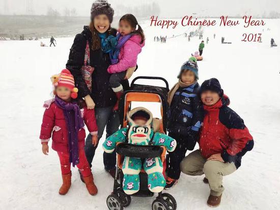 受害人郝先生一家(《堪萨斯城星报》网站图)