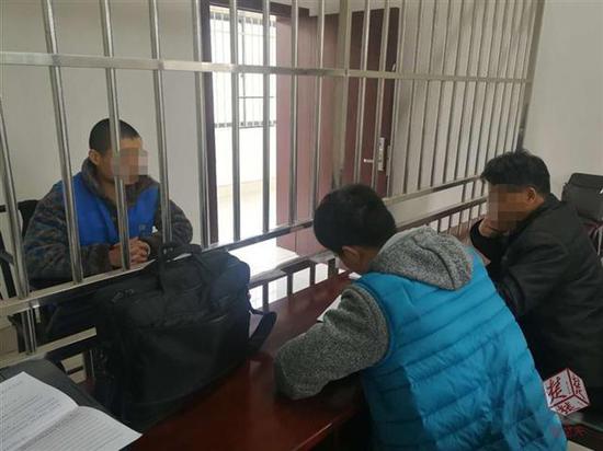 大学生贷款3万钱还没到账 校园贷团伙就上门追