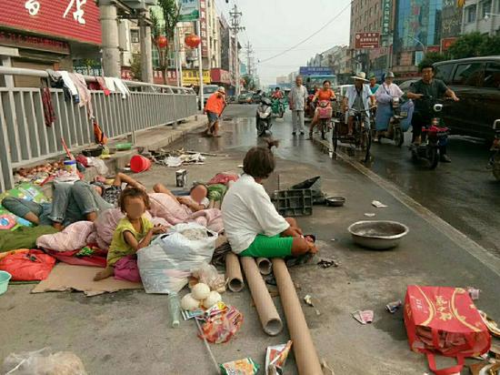 Ů�Ӵ���4�����ӳ��ھ�ס����·�ϣ��Խ�ͨ���һ����Ӱ�졣�ܷ��߹�ͼ