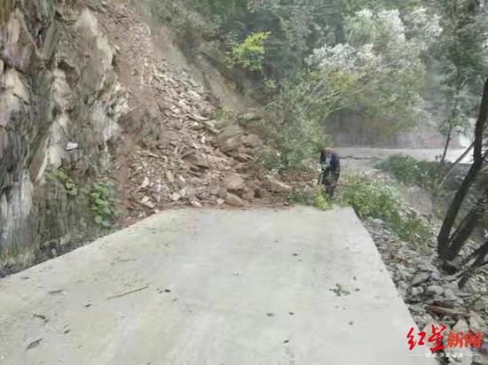 北川境内门路多处塌圆断讲