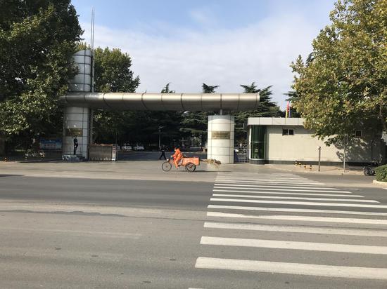 位于邢台市区内的邢钢厂区,肖隆平 摄