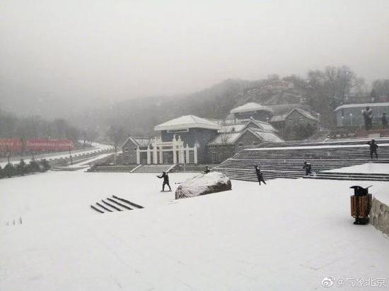 房山霞云岭雪景。王威然 摄