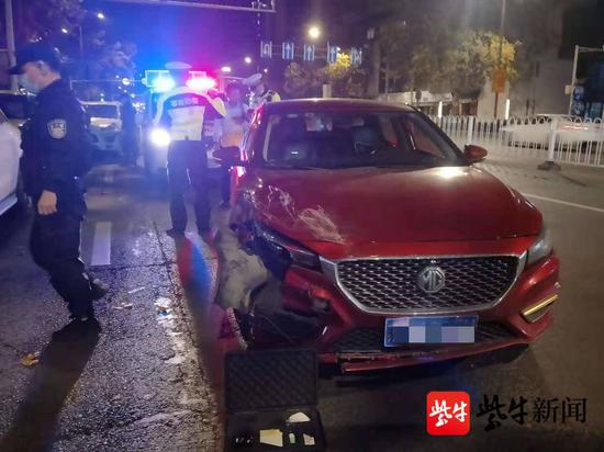 事故導致多輛車受損