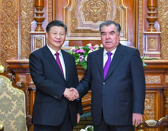 6月15日,国家主席习近平在杜尚别同塔吉克斯坦总统拉赫蒙会谈。新华社记者 谢环驰 摄